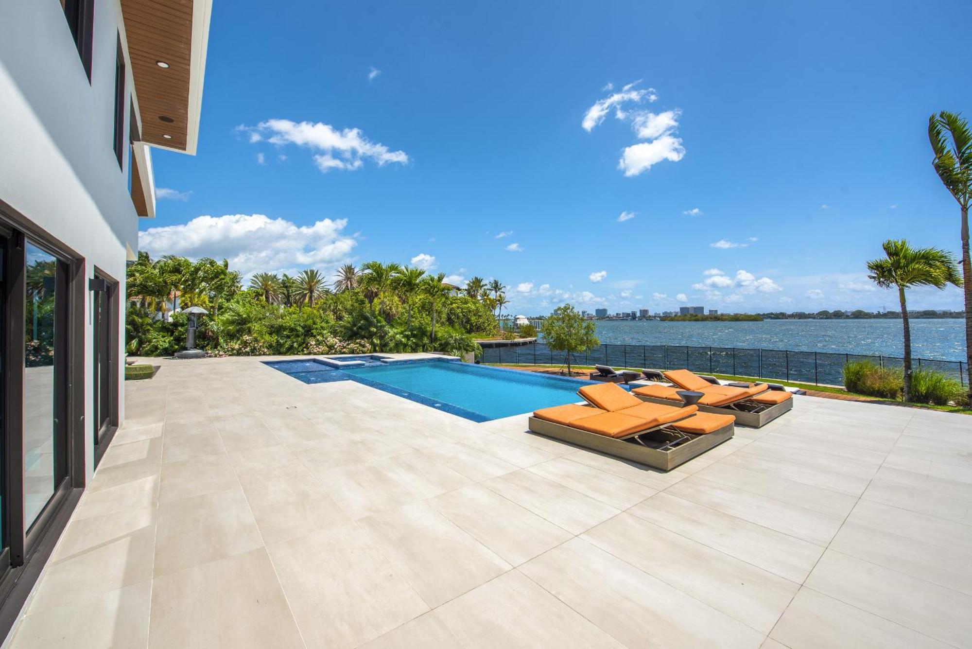 Indulge In Luxury Your Tranquil Resort Mansion Awaits In Vibrant Miami North Miami Extérieur photo